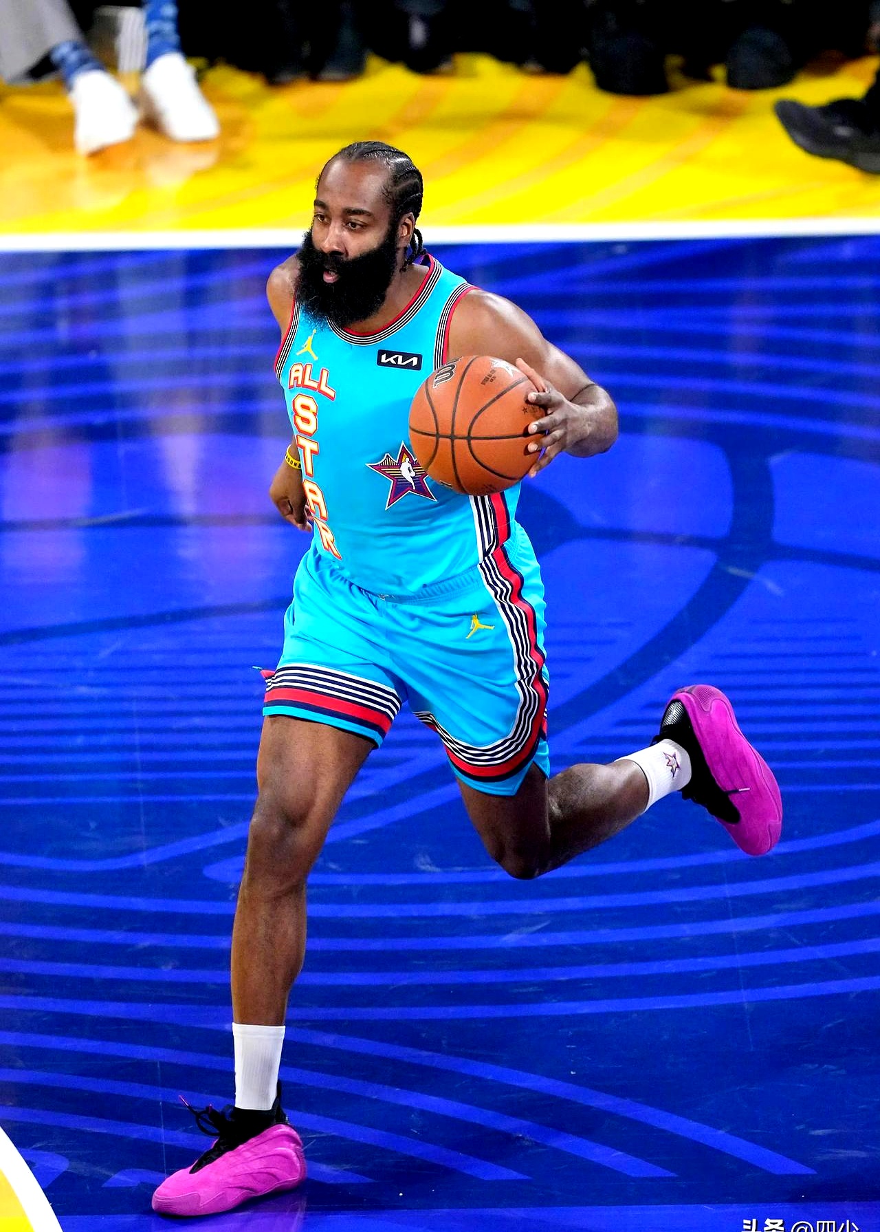 NG体育-哈登新星锐不可当表现突出，巴黎圣日耳曼前途光明！的简单介绍