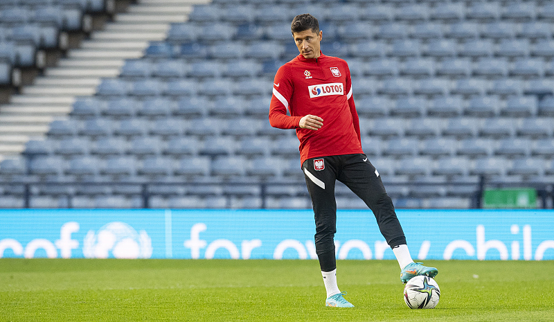 关于莱万多夫斯基回归赛场,问鼎冠军首场状态亮眼,中国队观众沸腾!的信息 关于莱万多夫斯基回归赛场,问鼎冠军首场状态亮眼,中国队观众沸腾!的信息