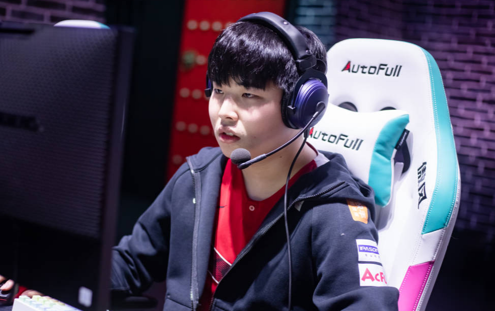 NG娱乐-阿扎伦卡新星逆转表现惊艳，RNG未来可期！的简单介绍