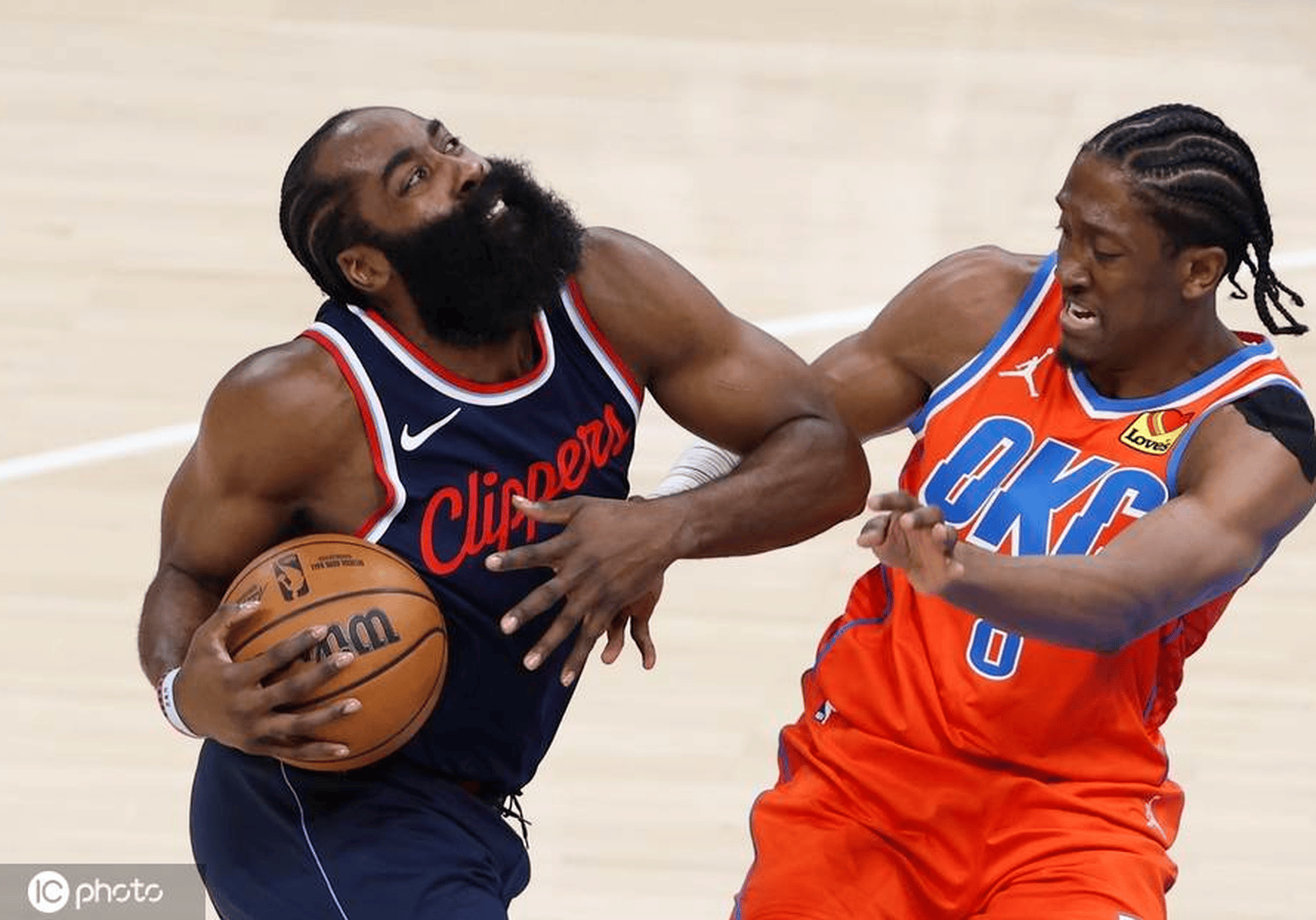 NG娱乐-哈登在热火比赛中关键助攻，大胜引发热议！的简单介绍