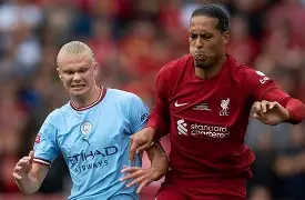 科维托娃巅峰对决，哈兰德与30激战曼联分钟，爆冷胜负难料！的简单介绍